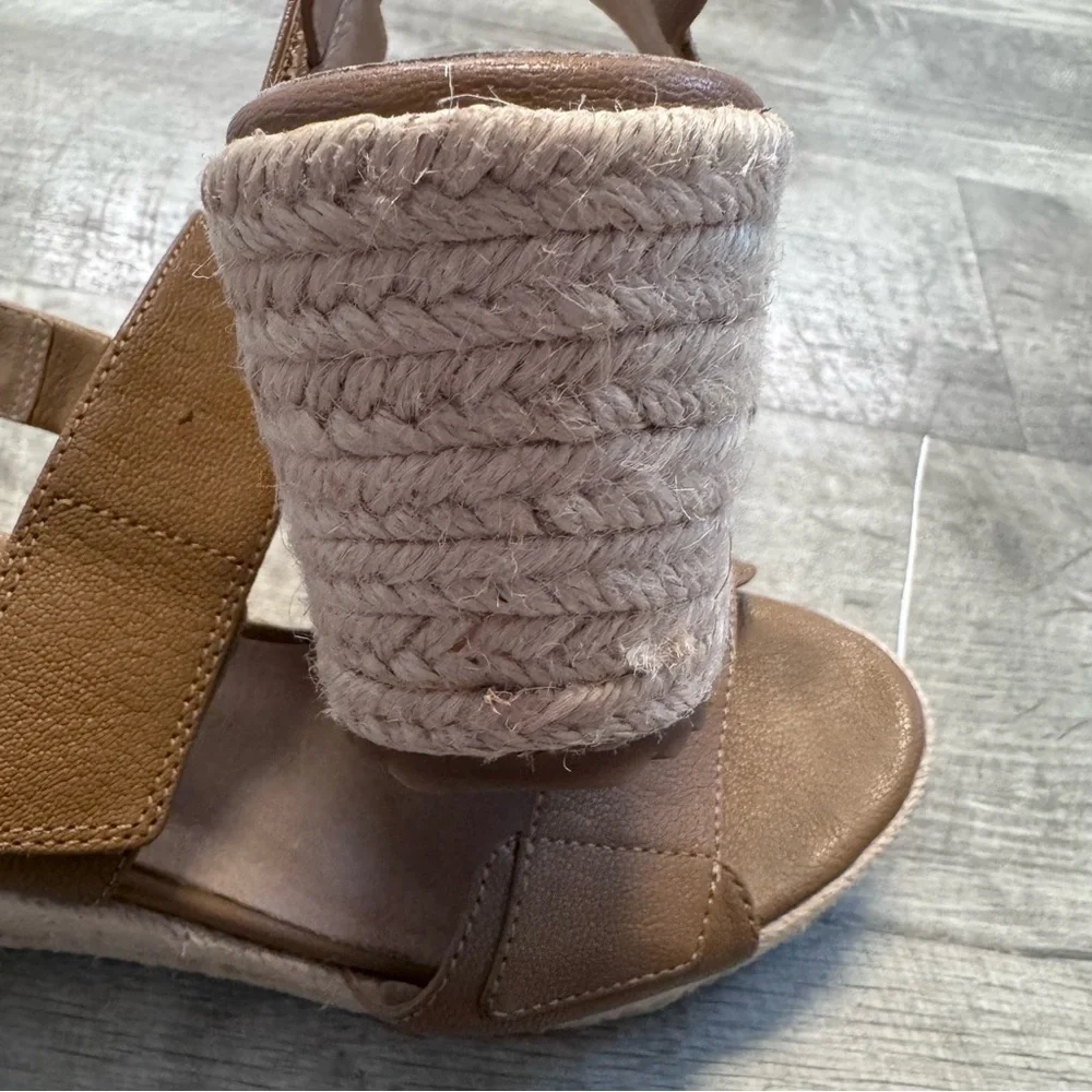 Eileen Fisher Slingback Open Toe Wedge Sandal Tan Leather Womens Sz. 7.5